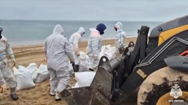 146 участников очистки побережья Кубани обратились к медикам