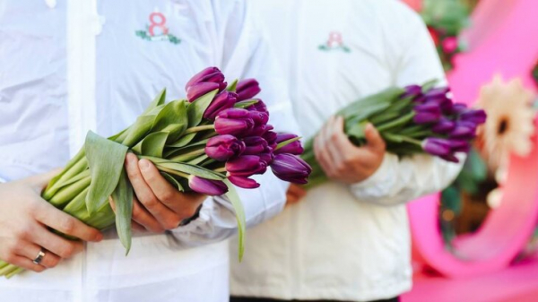 Акция "Вам, любимые" проходит в Москве в честь Международного женского дня Акция "Вам, любимые" проходит в Москве в честь Международного женского дня