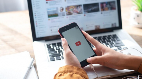 В Роскомнадзоре заявили, что YouTube по-прежнему недоступен для использования в России В Роскомнадзоре заявили, что YouTube по-прежнему недоступен для использования в России