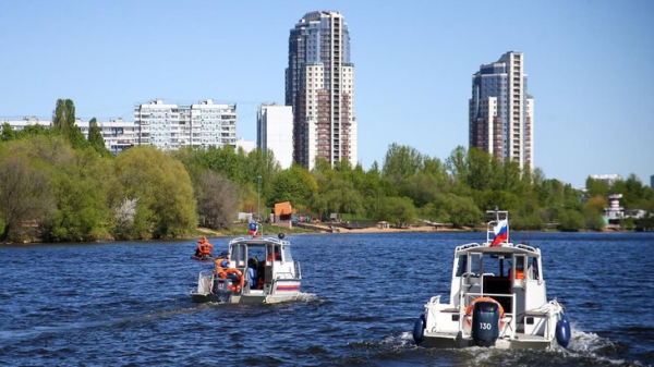 Столичные спасатели усилили патрулирование городских водоемов из-за жары