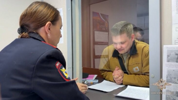 Полиция урегулировала вопрос продления пребывания в РФ блогера Черкашина