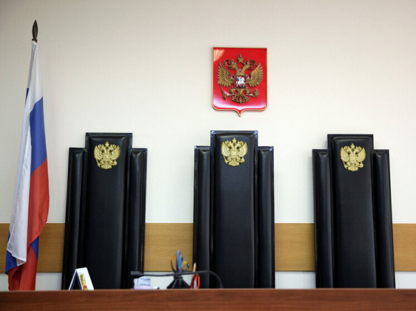 В Москве будут судить женщину, которая каталась пьяной по Красной площади